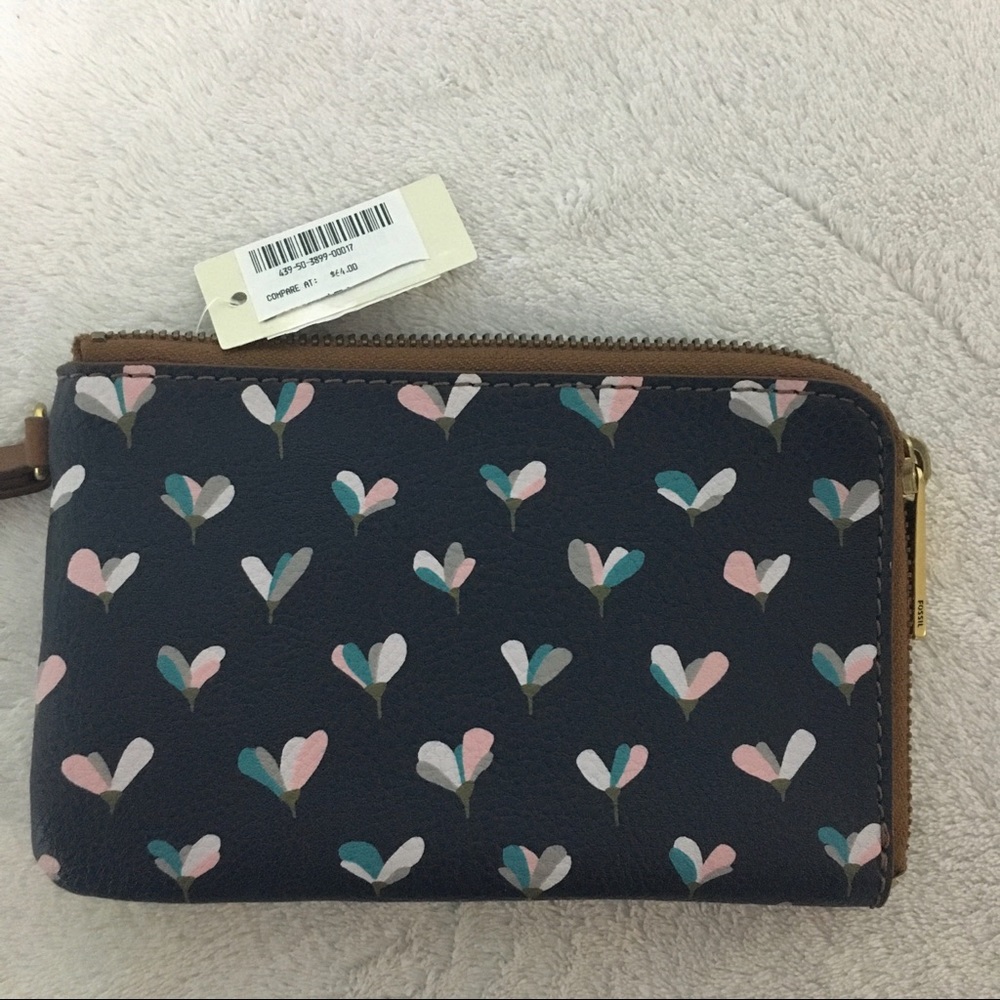 - Fossil Wristlett Blue Floral Purse NWT